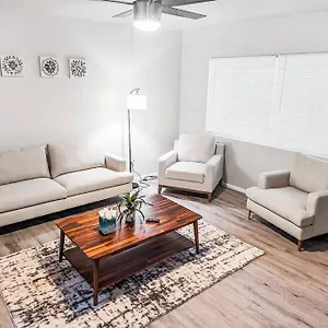 Stunning 2 Bedroom In Apartment Scottsdale