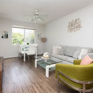 Two Bedroom Sleeps 6 With Free Parking Near Boating Los Angeles